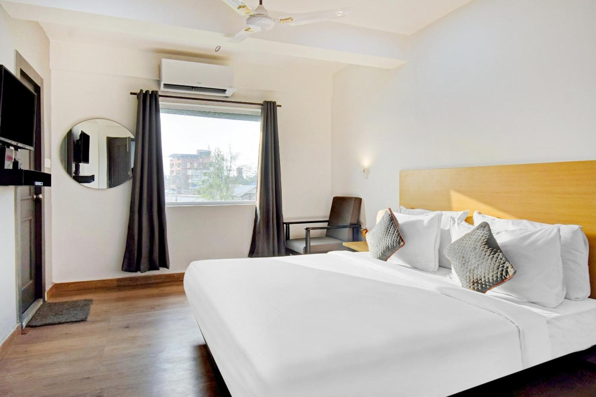 Super Townhouse The Royal Retreat Hotell Garui Exteriör bild