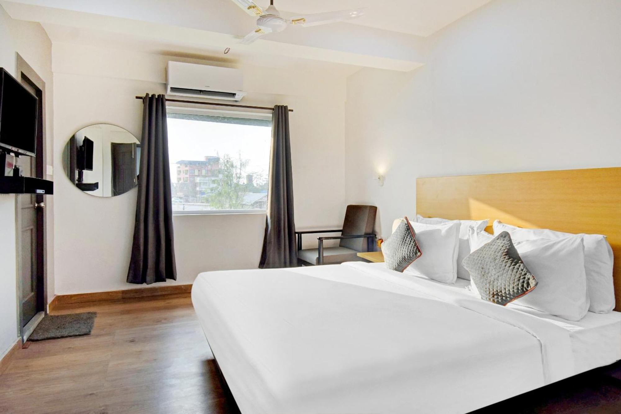 Super Townhouse The Royal Retreat Hotell Garui Exteriör bild